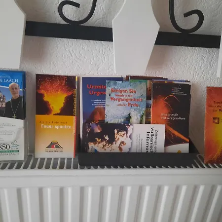 Im Vulkanparkherz Glees