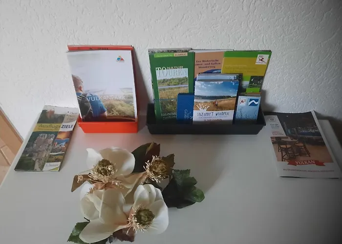 Im Vulkanparkherz * Glees